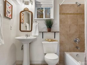 19004 12th Avenue NE, Shoreline WA 98155