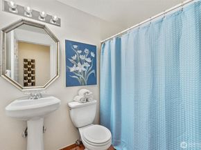 19004 12th Avenue NE, Shoreline WA 98155