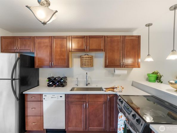 19004 12th Avenue NE, Shoreline WA 98155