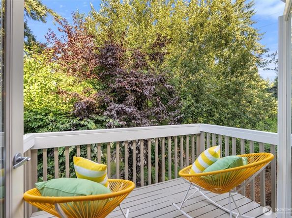 19004 12th Avenue NE, Shoreline WA 98155