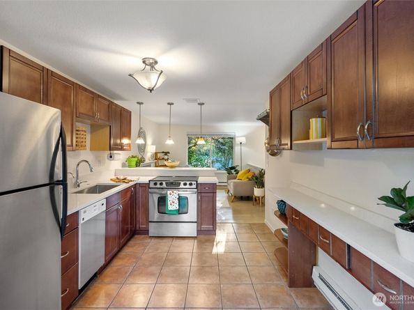19004 12th Avenue NE, Shoreline WA 98155