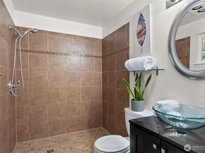 19004 12th Avenue NE, Shoreline WA 98155