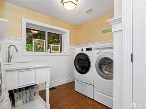 19530 SE 24th Place, Sammamish WA 98075