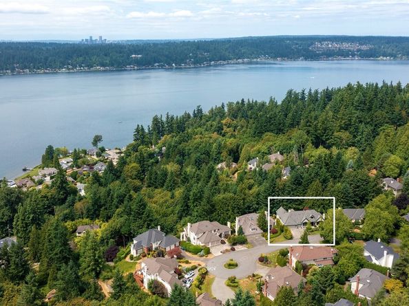 19530 SE 24th Place, Sammamish WA 98075
