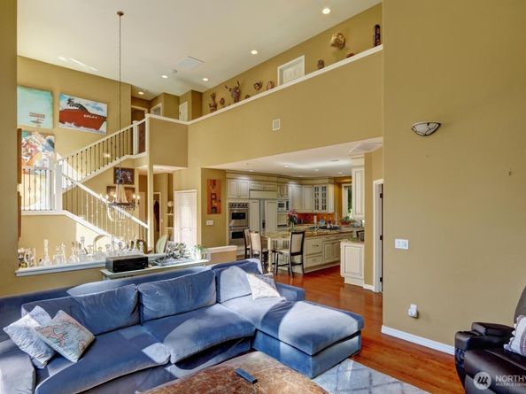 6413 163rd Place SE, Bellevue WA 98006