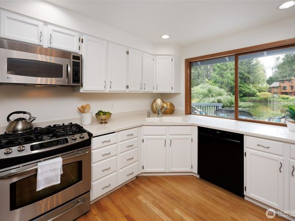 11423 NE 104th Street, Kirkland WA 98033