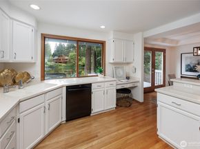 11423 NE 104th Street, Kirkland WA 98033