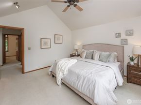 11423 NE 104th Street, Kirkland WA 98033