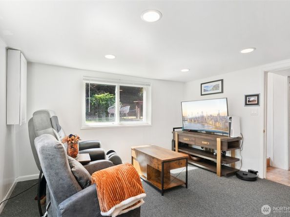 11515 7th Avenue NE, Seattle WA 98125