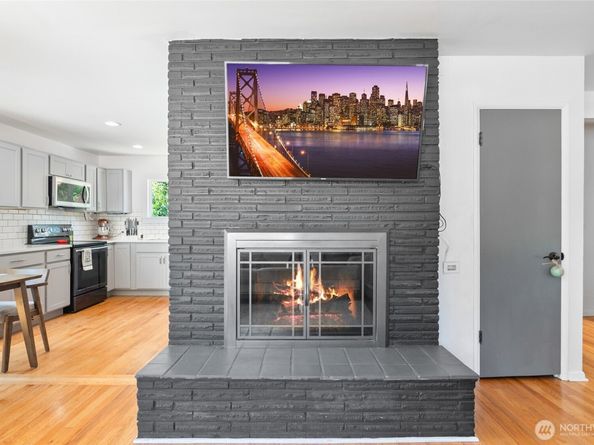 11515 7th Avenue NE, Seattle WA 98125