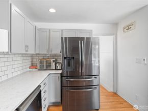 11515 7th Avenue NE, Seattle WA 98125