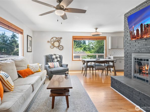 11515 7th Avenue NE, Seattle WA 98125