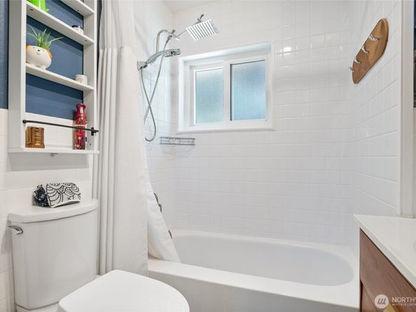 11515 7th Avenue NE, Seattle WA 98125