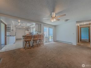 5735 NE 8th Street, Renton WA 98059