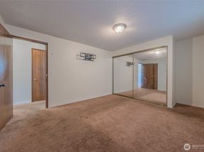 5735 NE 8th Street, Renton WA 98059