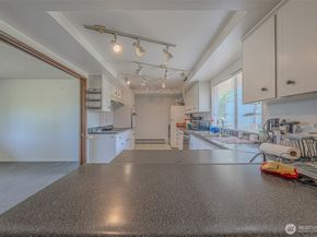 5735 NE 8th Street, Renton WA 98059