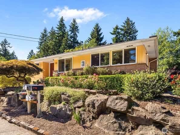132 NE 130th Street, Seattle WA 98125