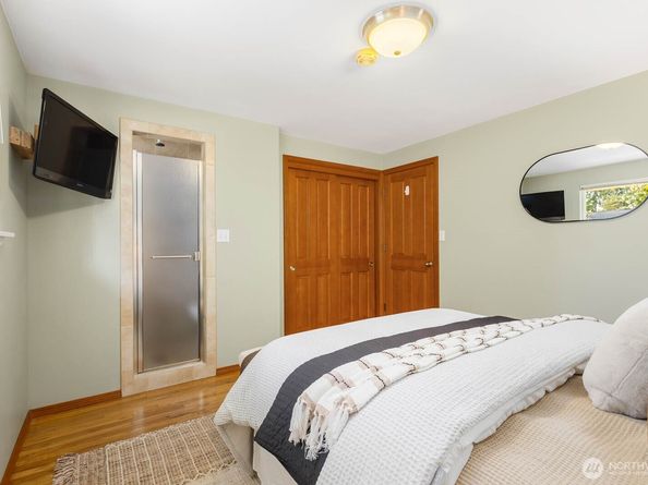 132 NE 130th Street, Seattle WA 98125