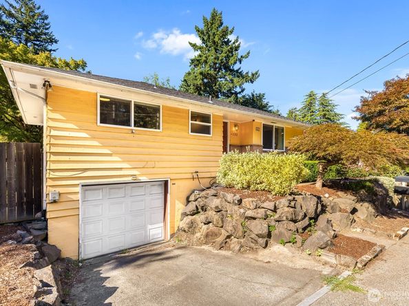132 NE 130th Street, Seattle WA 98125