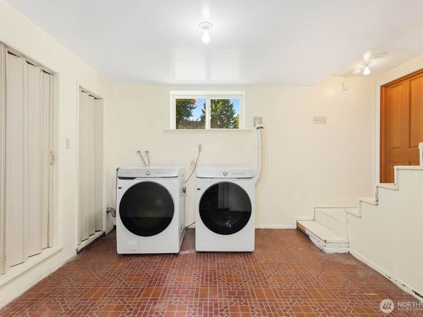 132 NE 130th Street, Seattle WA 98125