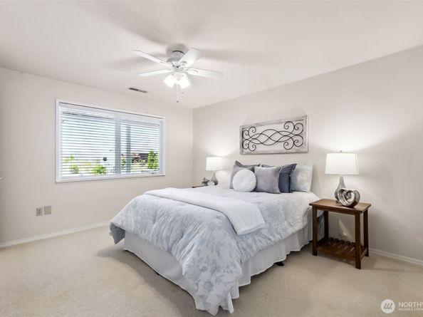 28529 10th Avenue S, Federal Way WA 98003