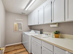 28529 10th Avenue S, Federal Way WA 98003