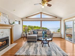 28529 10th Avenue S, Federal Way WA 98003