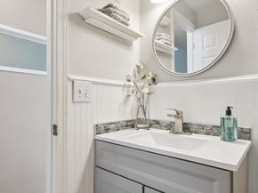 28529 10th Avenue S, Federal Way WA 98003