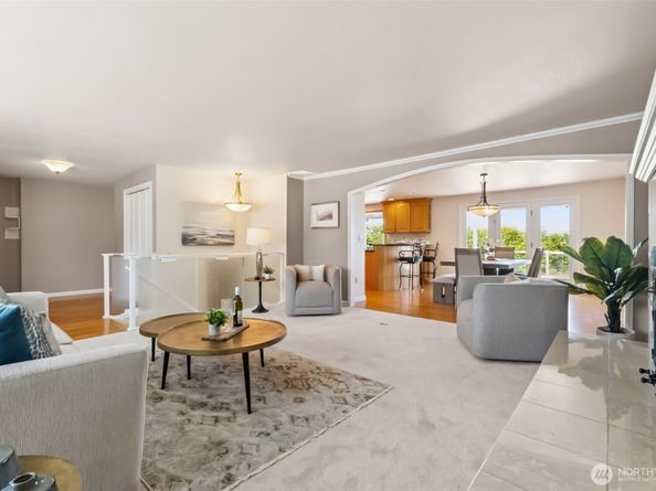 28529 10th Avenue S, Federal Way WA 98003