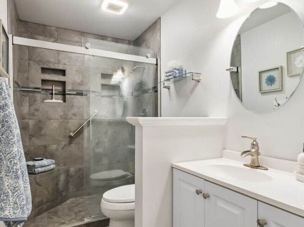 28529 10th Avenue S, Federal Way WA 98003