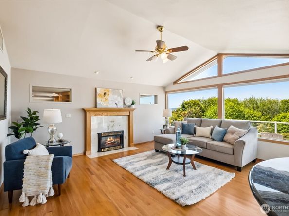 28529 10th Avenue S, Federal Way WA 98003