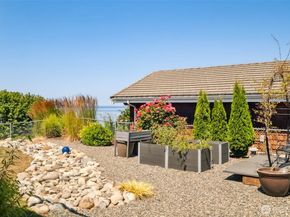 28529 10th Avenue S, Federal Way WA 98003