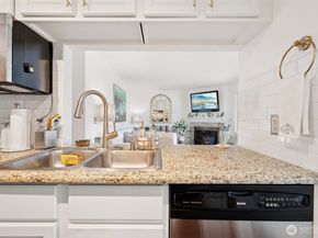 4181 W Lake Sammamish Parkway SE B301, Bellevue WA 98008