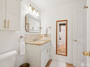 4181 W Lake Sammamish Parkway SE B301, Bellevue WA 98008
