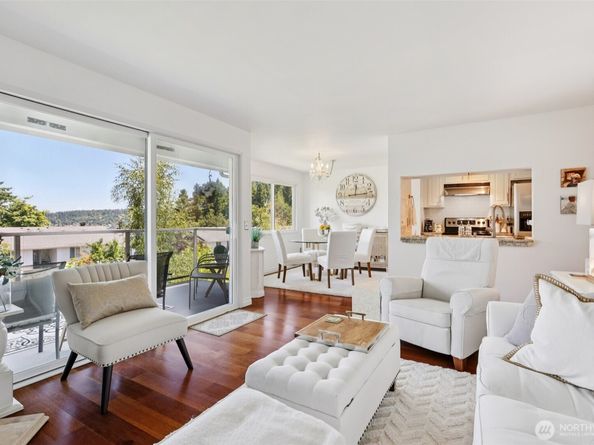 4181 W Lake Sammamish Parkway SE B301, Bellevue WA 98008