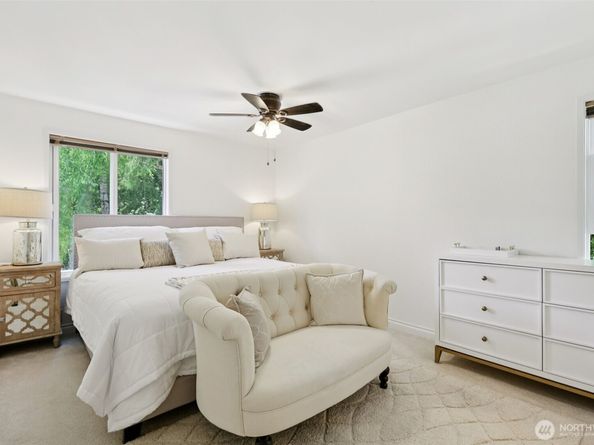 4181 W Lake Sammamish Parkway SE B301, Bellevue WA 98008