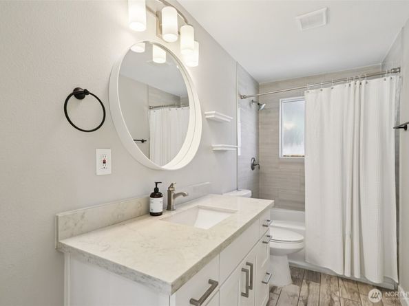 10439 SE 194th Place, Renton WA 98055