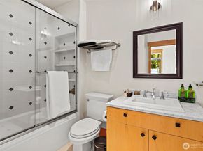5511 104th Avenue NE, Kirkland WA 98033