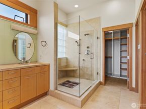 5511 104th Avenue NE, Kirkland WA 98033