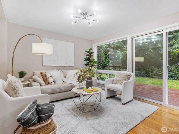 21016 NE 33rd Pl, Sammamish WA 98074