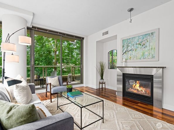 910 Lenora Street S403, Seattle WA 98121