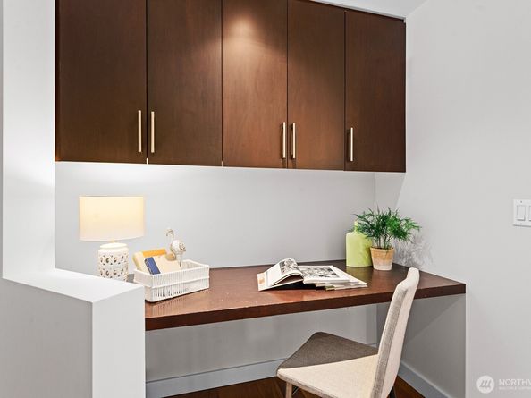 910 Lenora Street S403, Seattle WA 98121