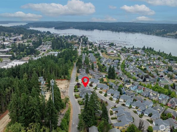 19795 4th Avenue NE, Poulsbo WA 98370
