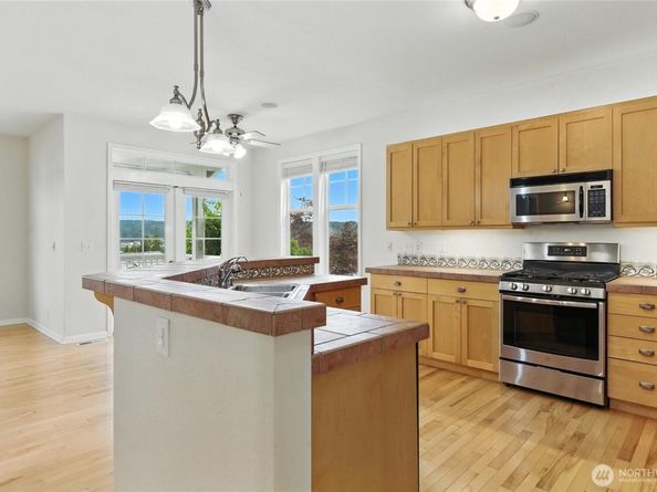 19795 4th Avenue NE, Poulsbo WA 98370