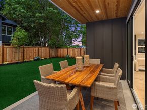 819 18th Avenue W, Kirkland WA 98033
