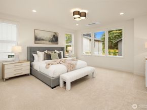 819 18th Avenue W, Kirkland WA 98033