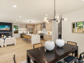 819 18th Avenue W, Kirkland WA 98033