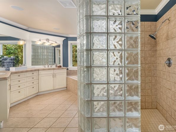 14869 NE 195th Street, Woodinville WA 98072