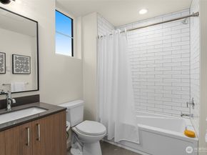 112 C 2nd Street S, Kirkland WA 98033