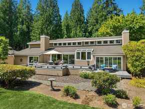3126 211th Avenue NE, Sammamish WA 98074